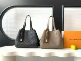 Picture of Louis Vuitton Handbags _SKUfw218530085fw